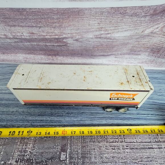 Vintage Nylint pressed steel Schoeps ice cream semi trailer white and orange - Picture 2 of 15